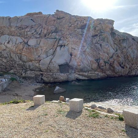 Appartamento Il Caracolo A Cala Francese La Maddalena  Bagian luar foto