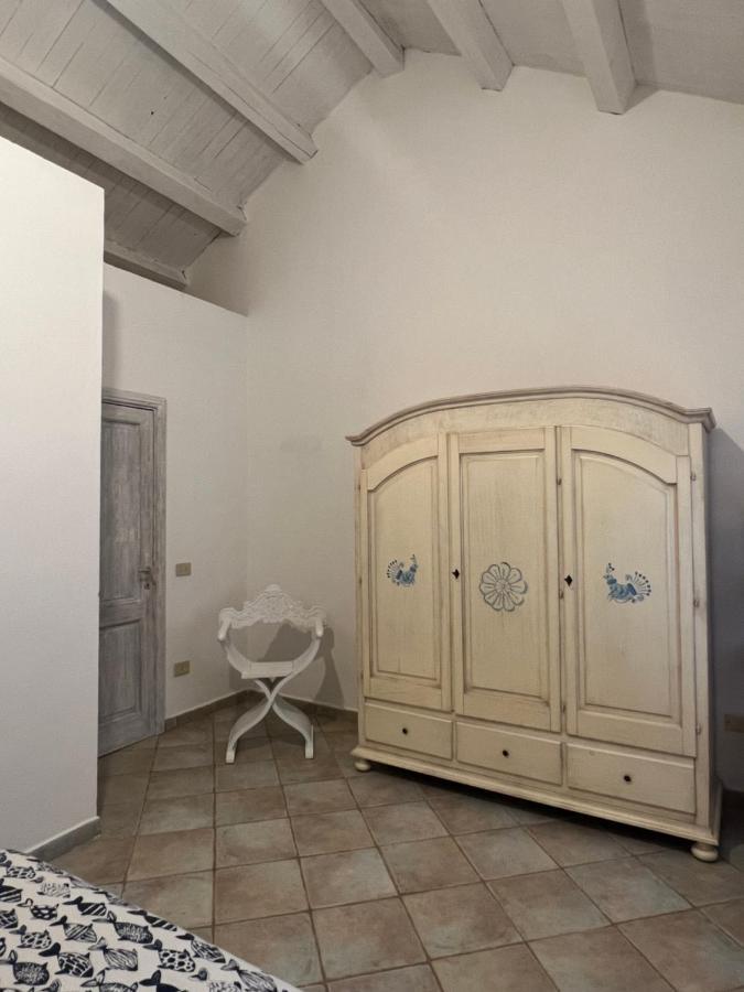 Appartamento Il Caracolo A Cala Francese La Maddalena  Bagian luar foto