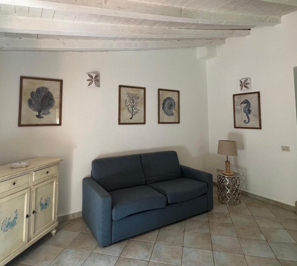Appartamento Il Caracolo A Cala Francese La Maddalena  Bagian luar foto